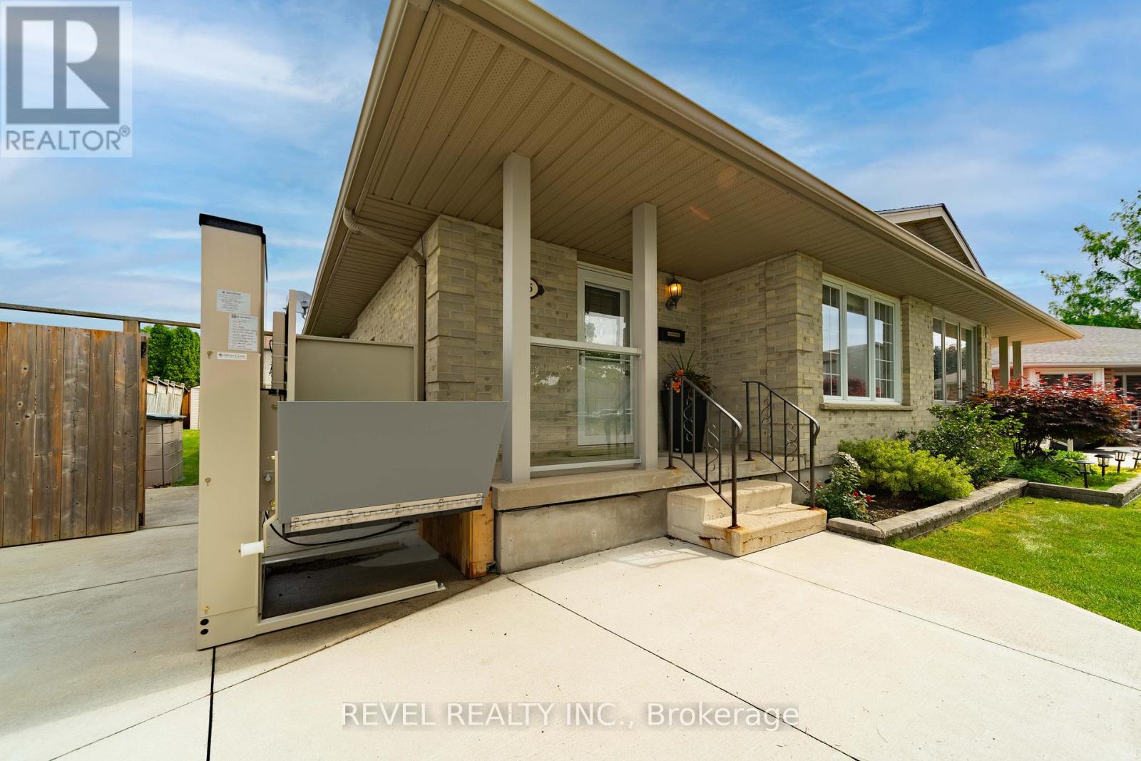 25 Rodney Crescent, St. Thomas, Ontario  N5R 6E1 - Photo 5 - X13475078
