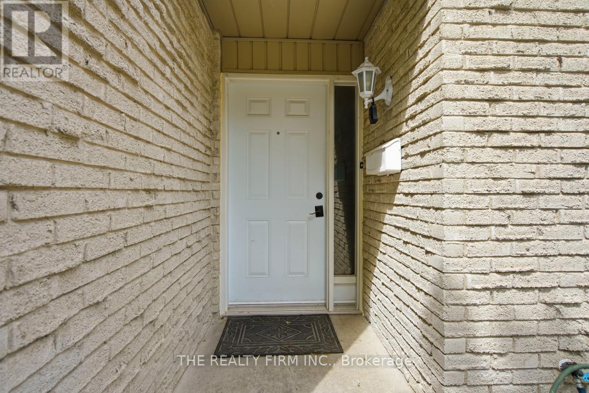 32 - 159 Sandringham Crescent, London South, Ontario  N6C 5A9 - Photo 2 - X13476492