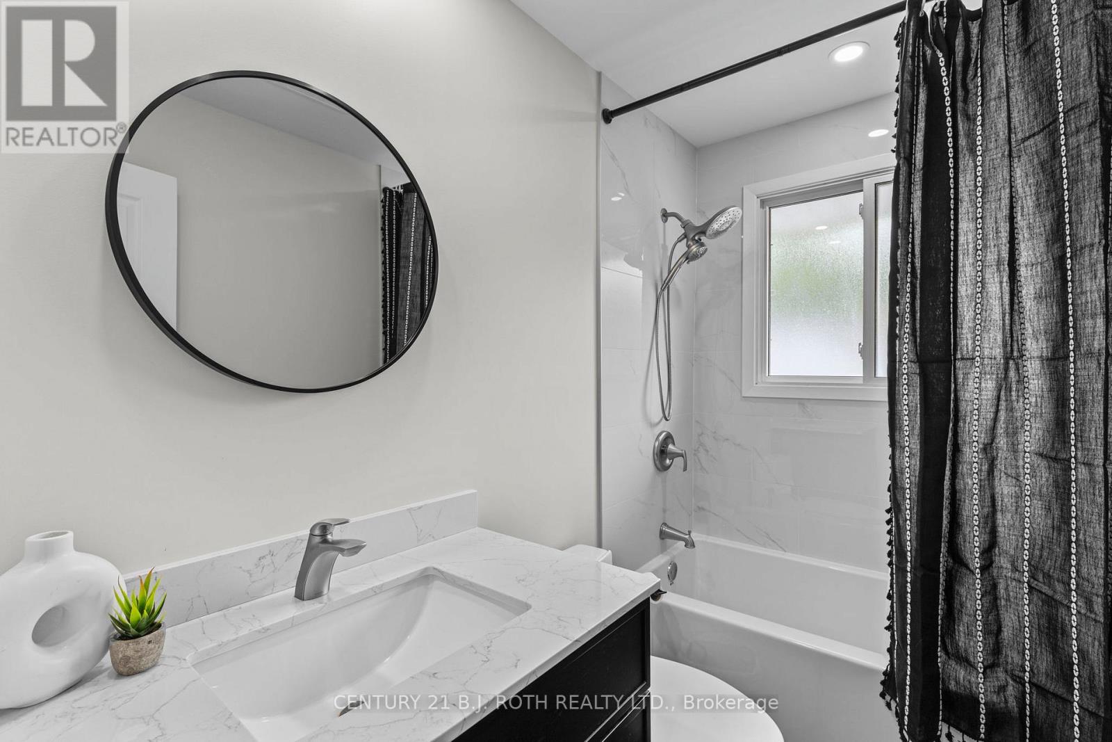 106 Malcolm Street, Essa (Angus), Ontario  L0M 1B0 - Photo 17 - N13476562