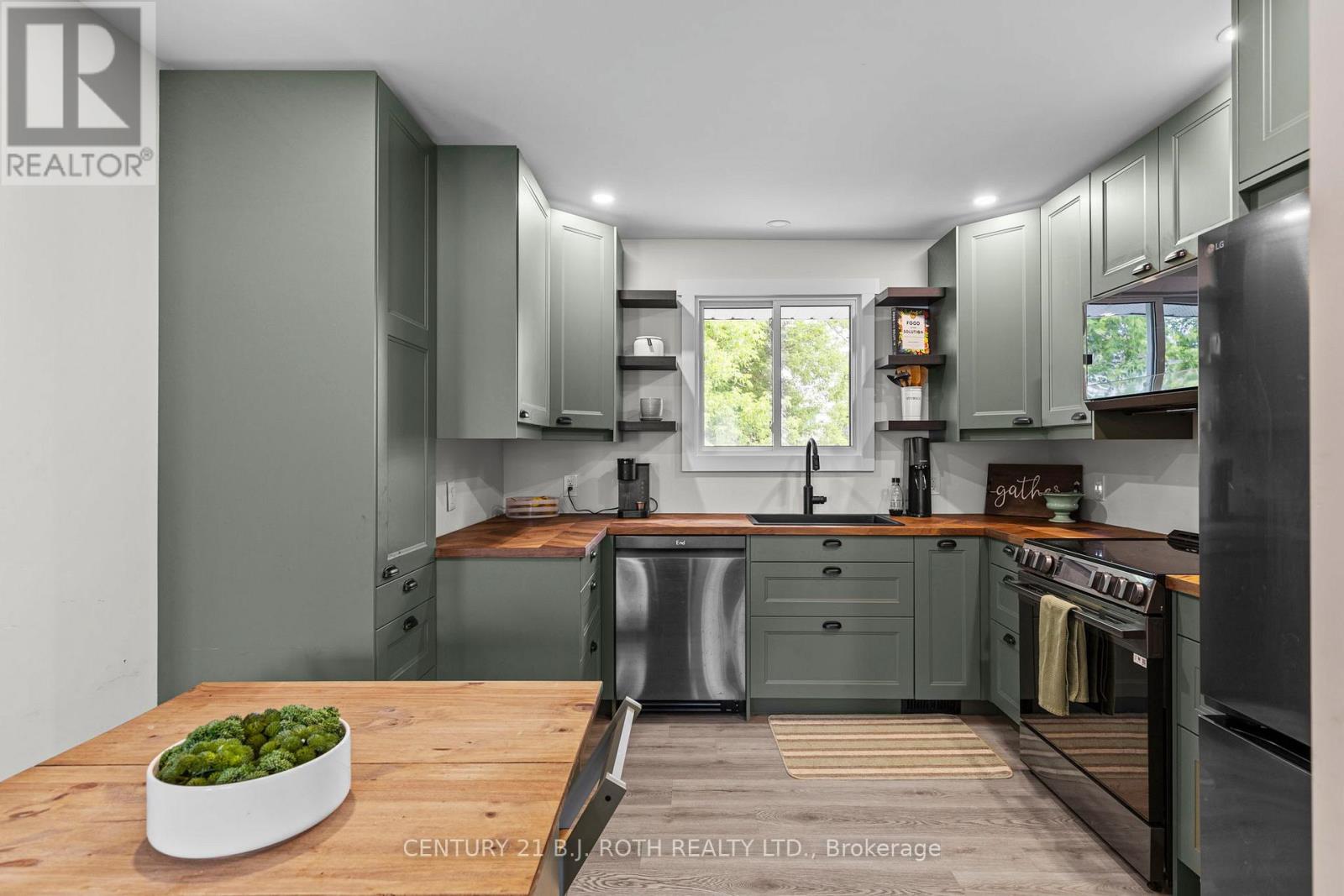 106 Malcolm Street, Essa (Angus), Ontario  L0M 1B0 - Photo 8 - N13476562