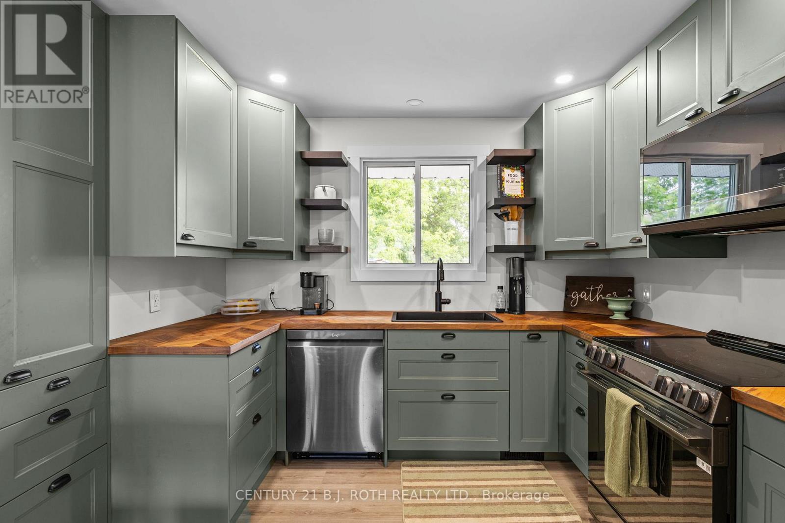 106 Malcolm Street, Essa (Angus), Ontario  L0M 1B0 - Photo 9 - N13476562