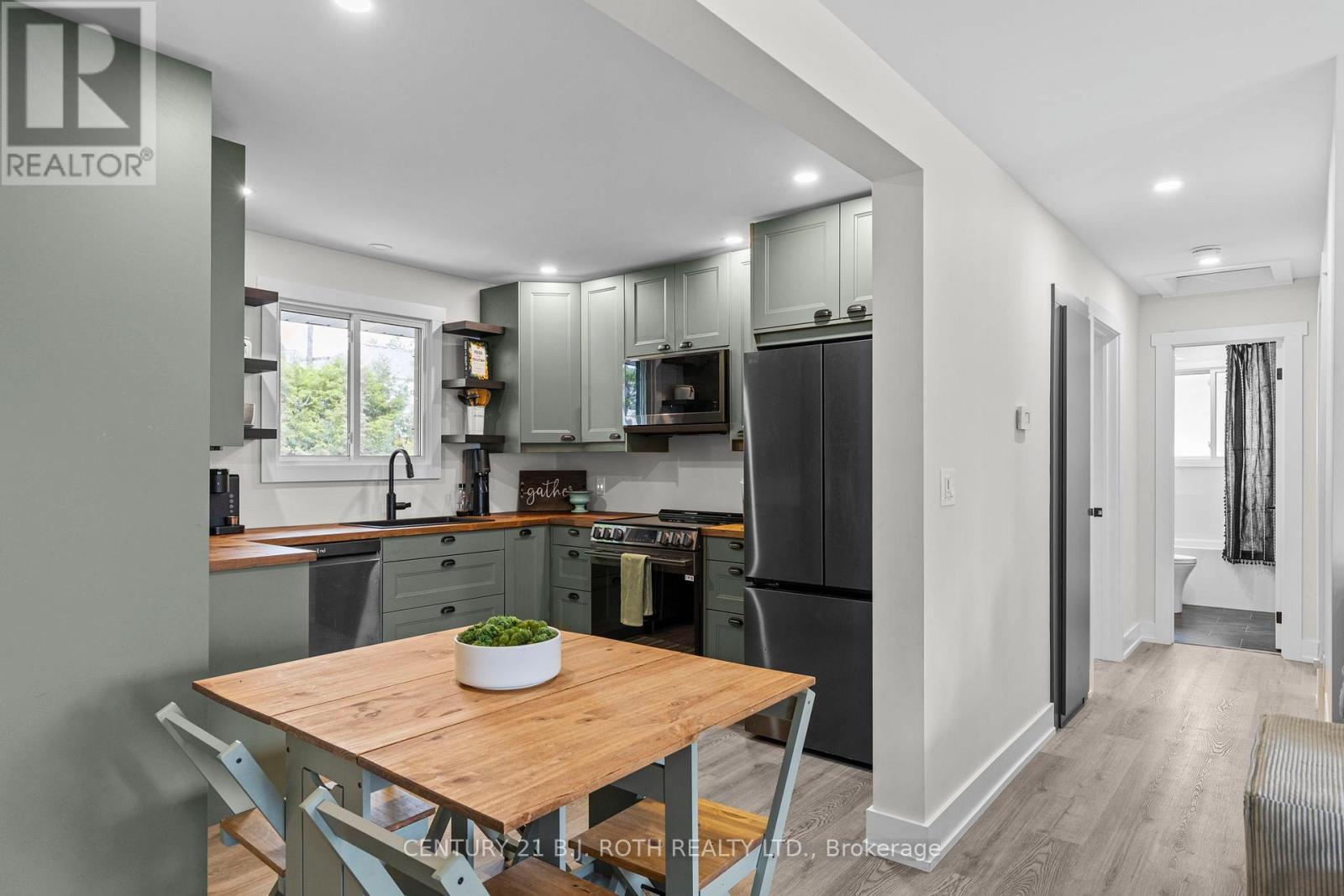 106 Malcolm Street, Essa (Angus), Ontario  L0M 1B0 - Photo 7 - N13476562