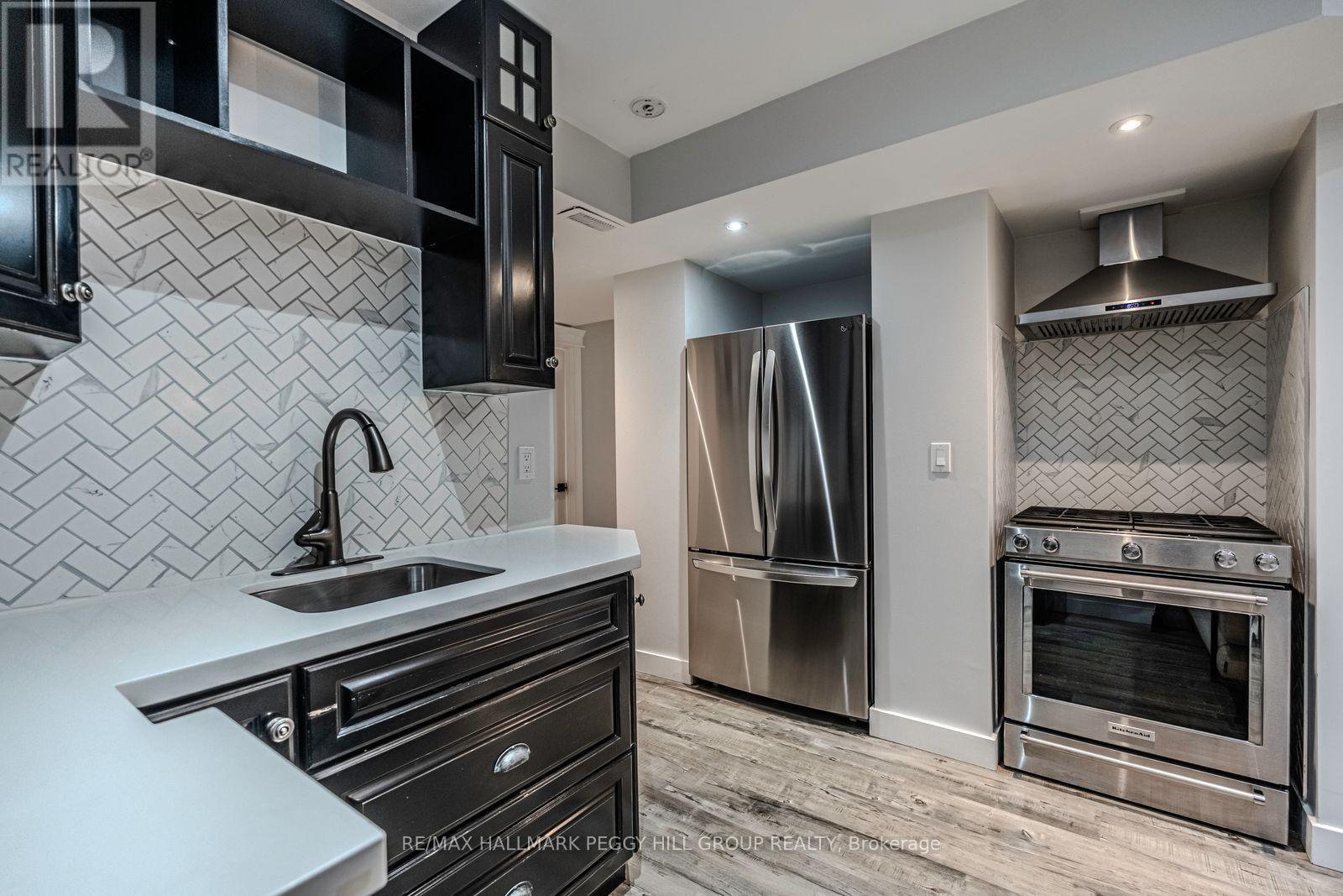 11 Oakmont Avenue, Oro-Medonte, Ontario  L0L 2L0 - Photo 14 - S13475644
