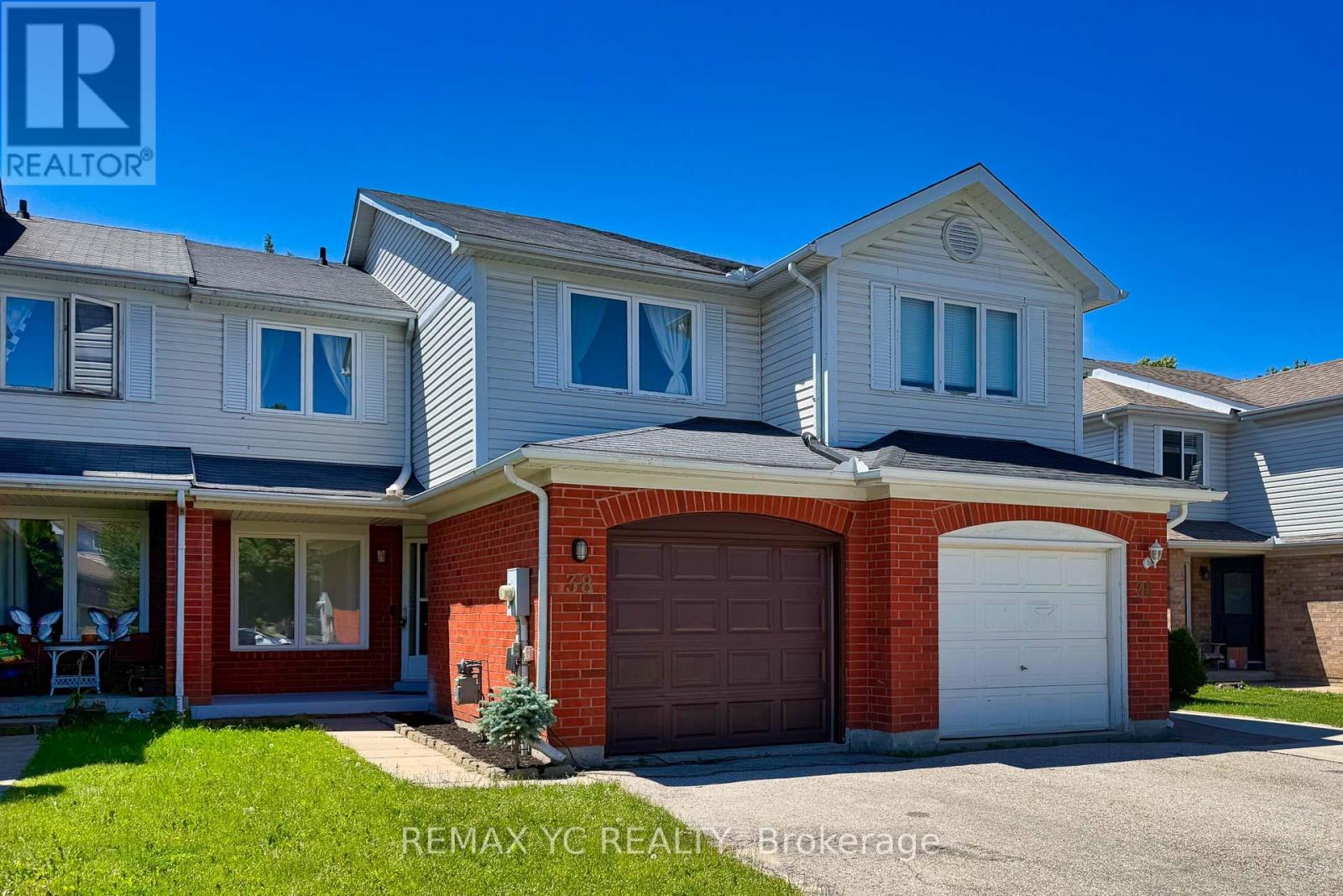 38 Pickett Crescent, Barrie, Ontario  L4N 8B8 - Photo 2 - S13475576