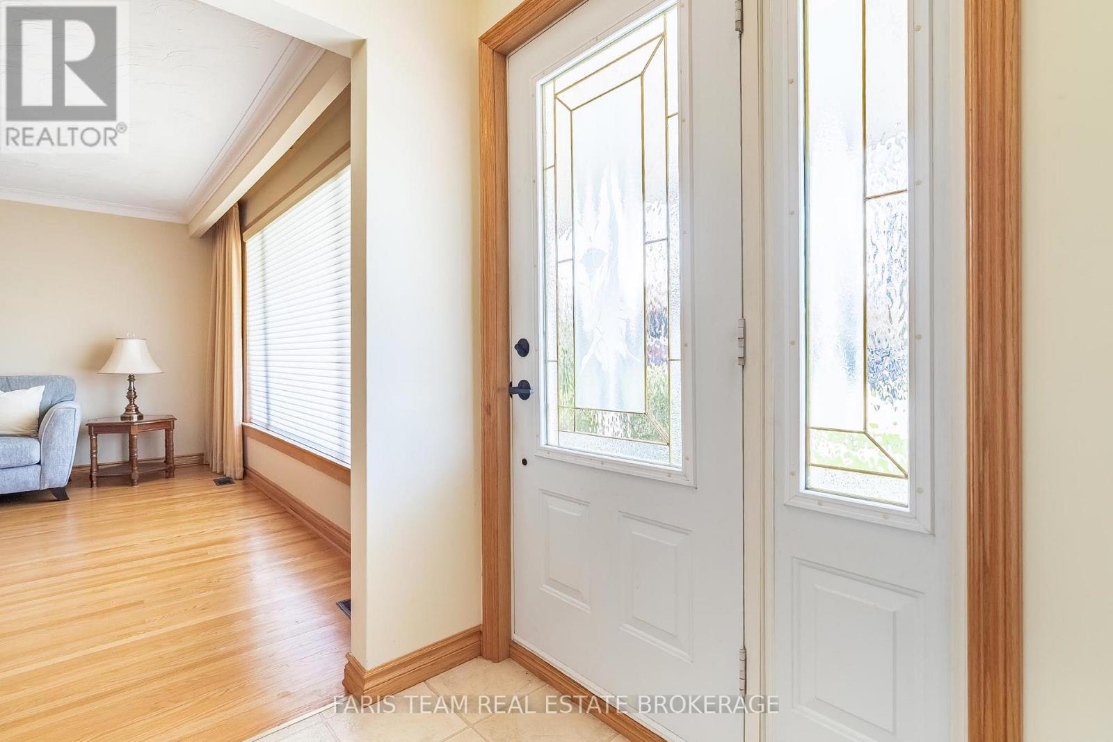 212 Grove Street E, Barrie, Ontario  L4M 2P9 - Photo 4 - S13475648