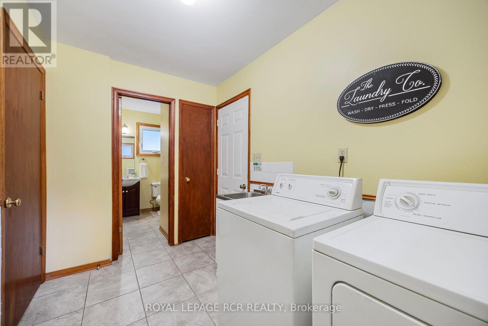 39 Passmore Avenue, Orangeville, Ontario L9W 4K4 - Photo 14 - W12880674