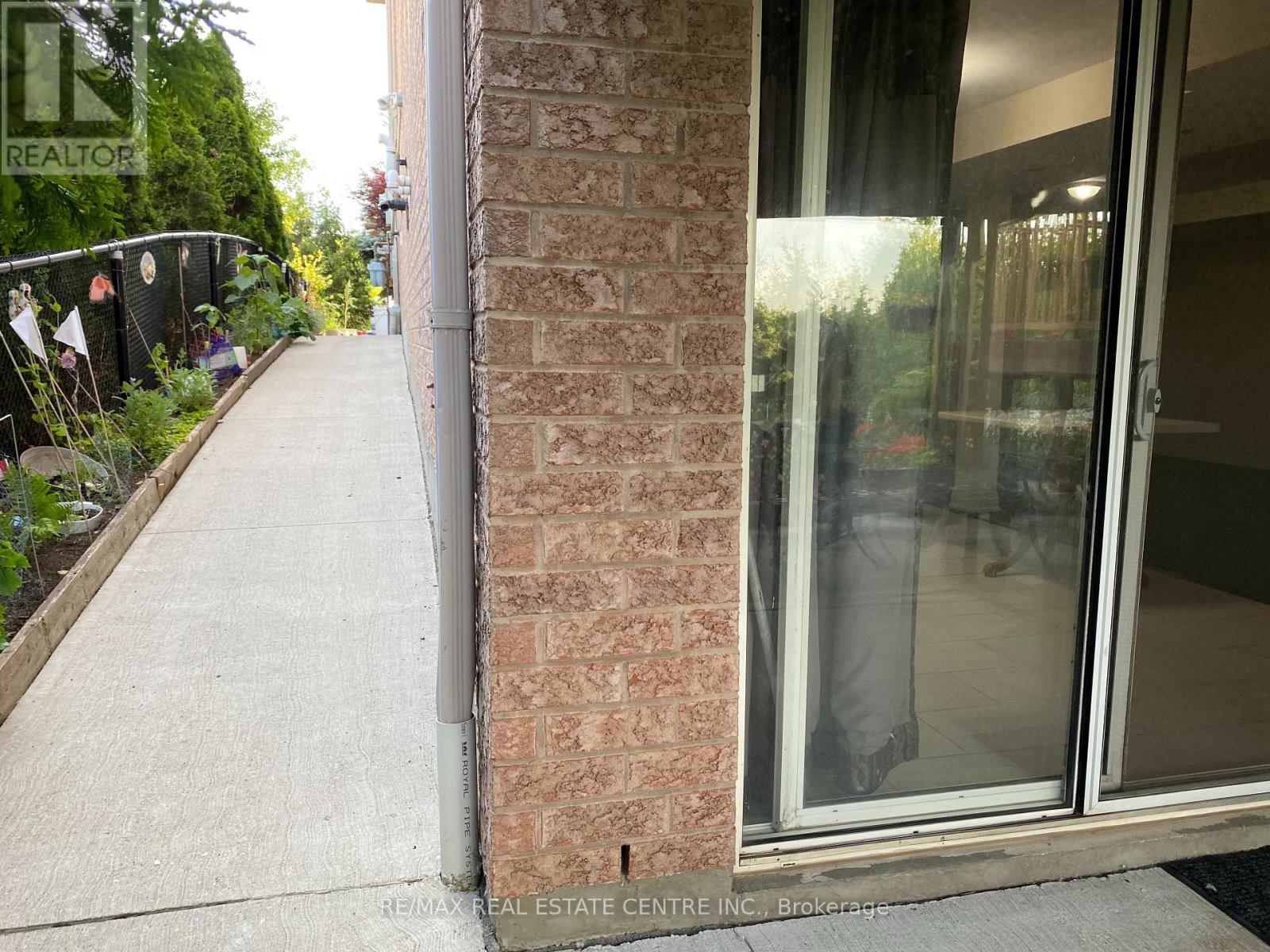 65 Stoneylake Avenue, Brampton, Ontario  L6V 4R2 - Photo 12 - W12859006