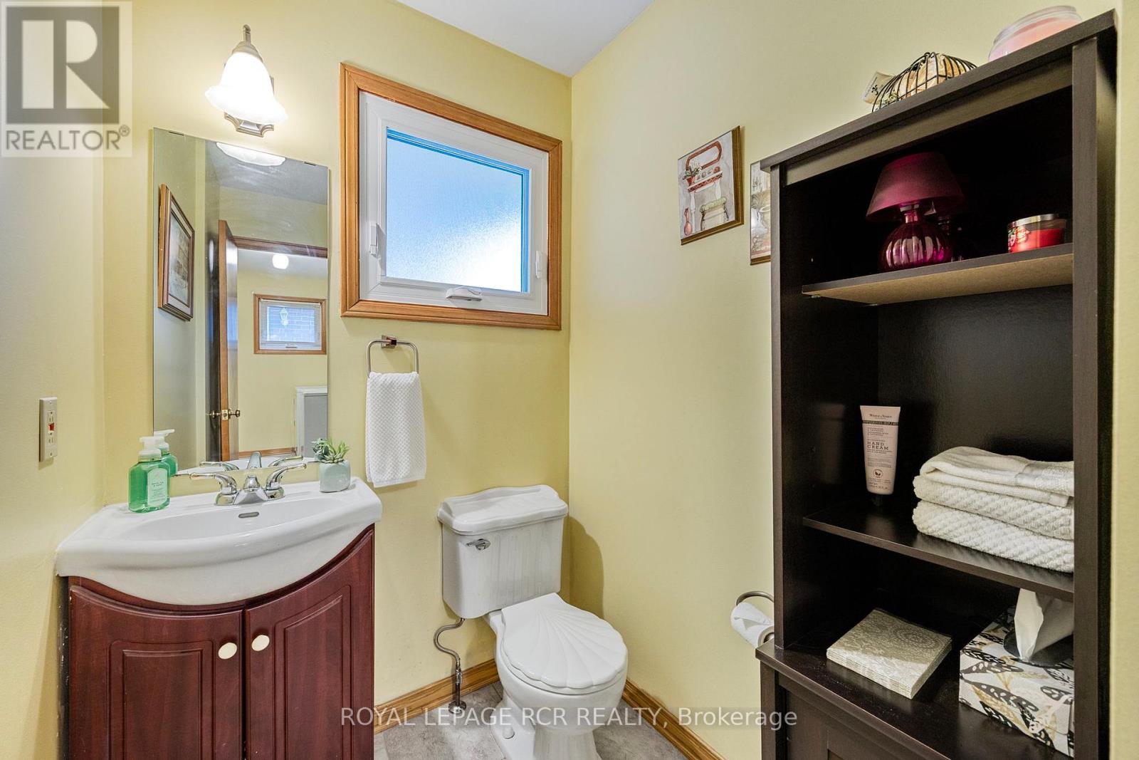 39 Passmore Avenue, Orangeville, Ontario L9W 4K4 - Photo 15 - W12880674