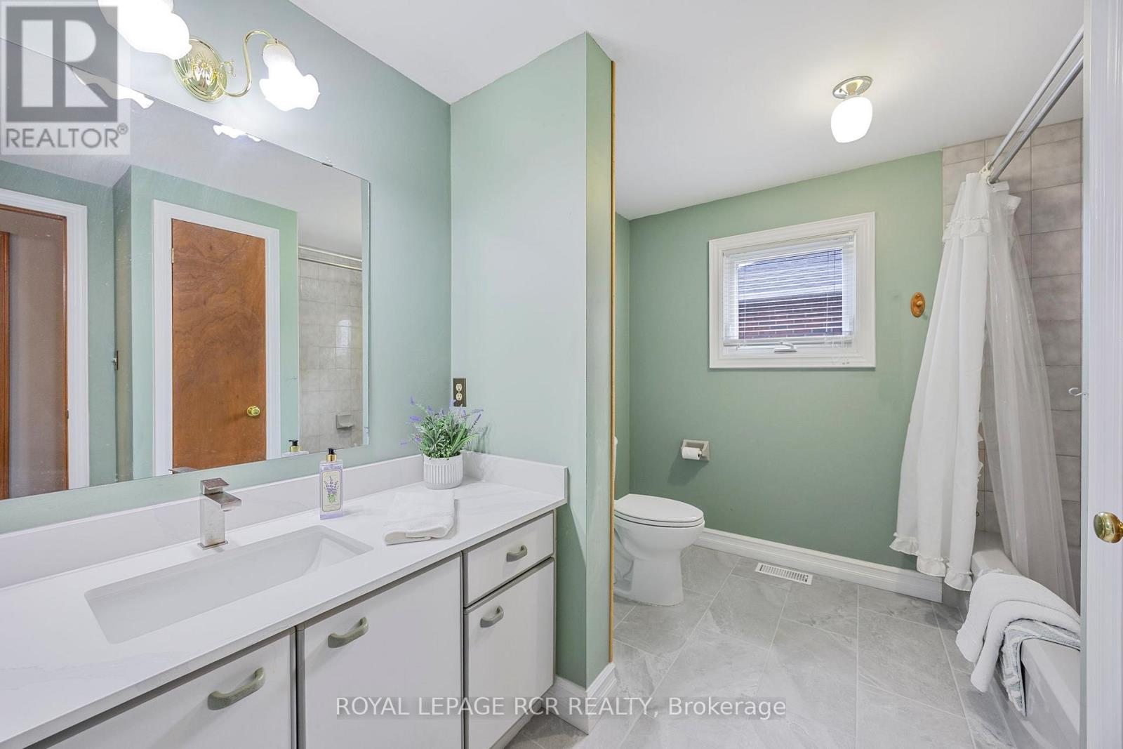 39 Passmore Avenue, Orangeville, Ontario L9W 4K4 - Photo 23 - W12880674