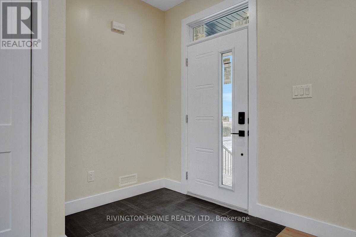 354 Russett Drive, Mcnab/braeside, Ontario  K7S 3G8 - Photo 2 - X12648546