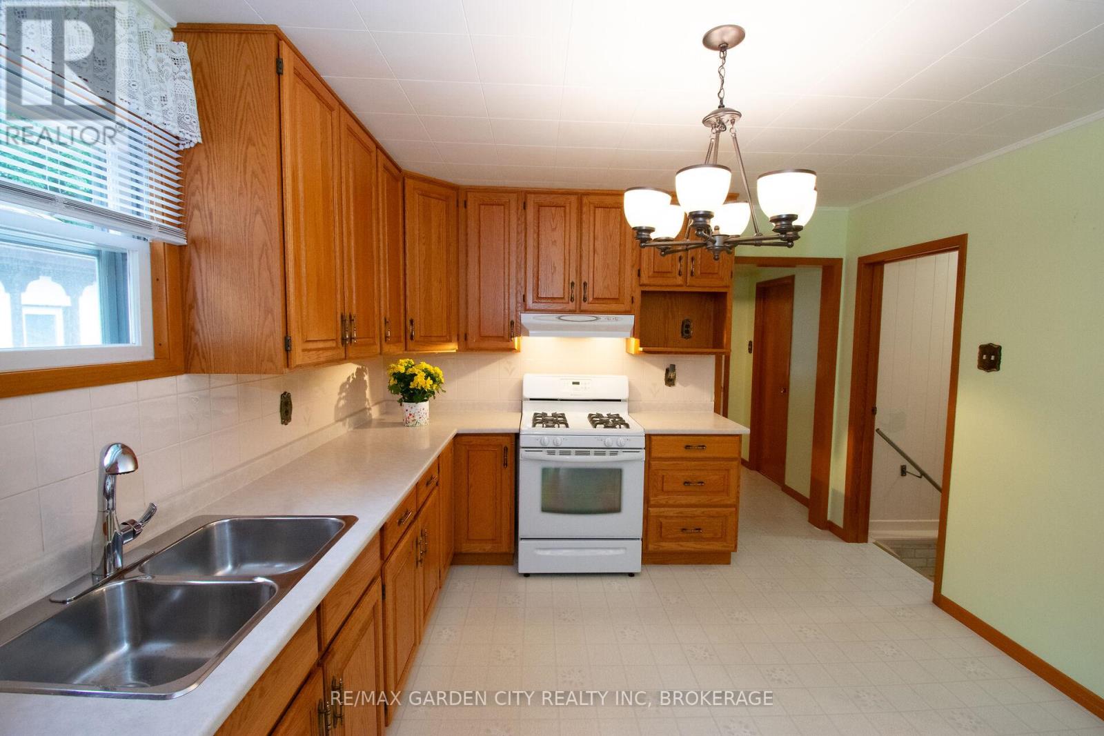 38 Mildred Avenue, St. Catharines, Ontario  L2R 6J1 - Photo 15 - X13475530