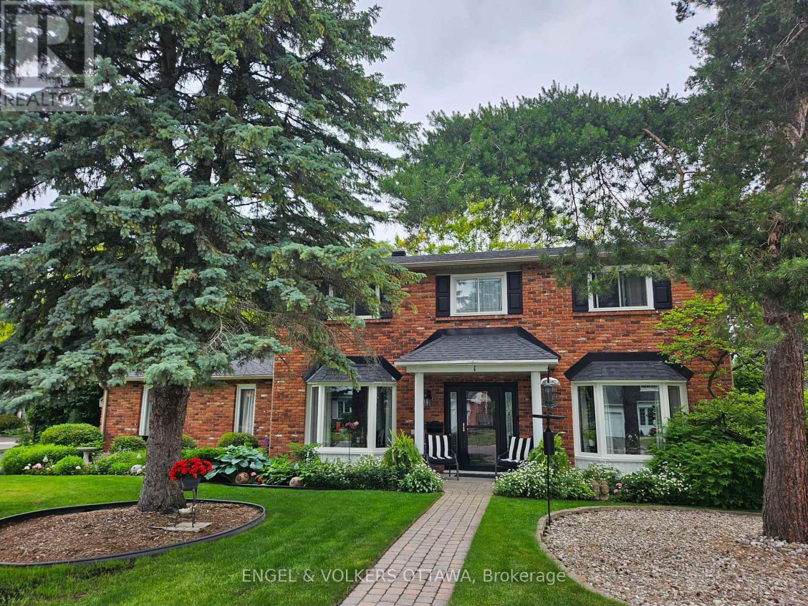 1 Erinlea Court, Ottawa, Ontario  K2E 7C8 - Photo 1 - X13034136