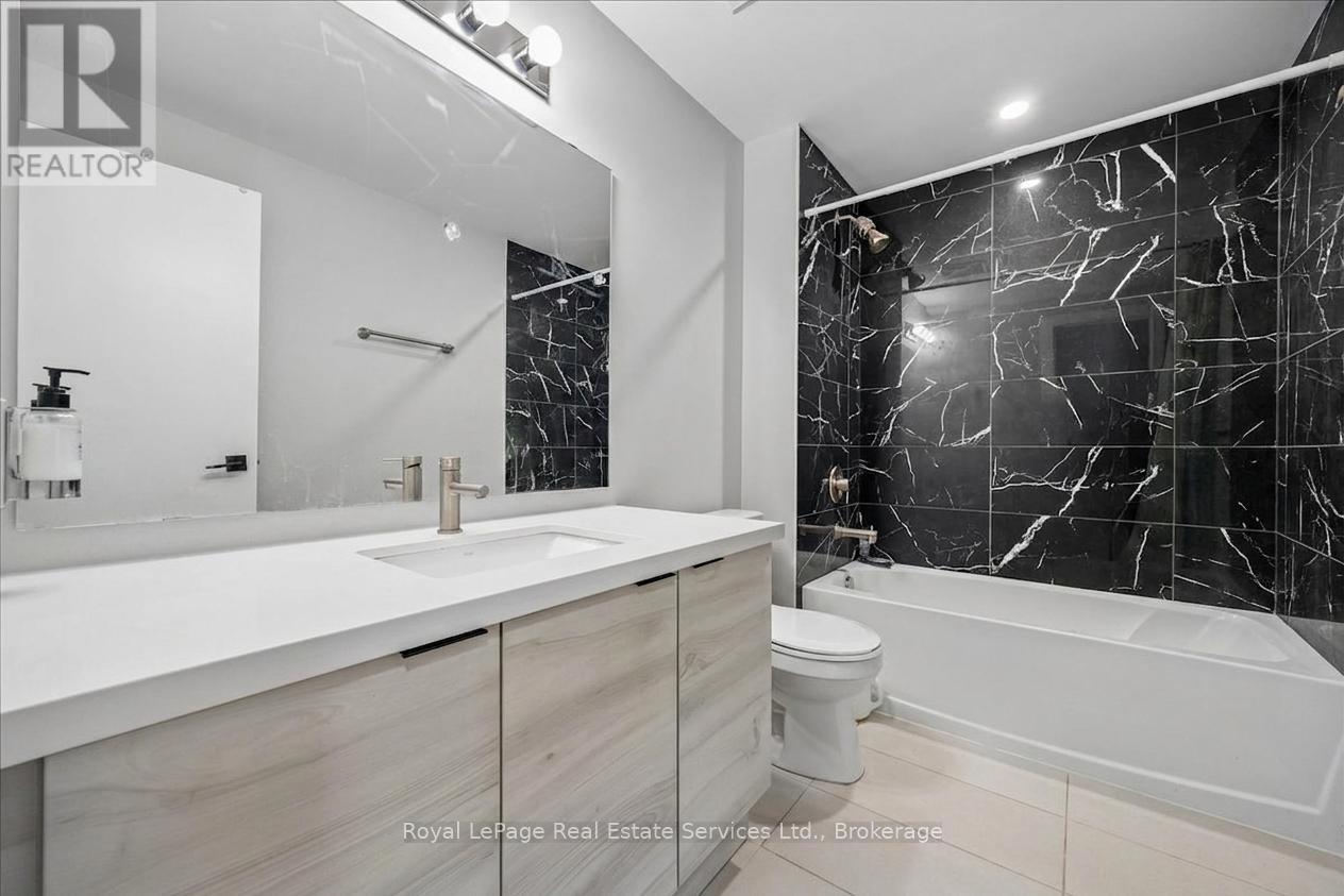 209 - 6 Spice Way, Barrie, Ontario  L9J 0J9 - Photo 13 - S13476806
