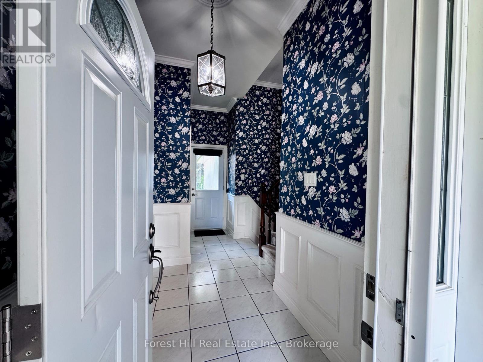 4278 Longmoor Drive, Burlington, Ontario  L7L 5A3 - Photo 3 - W13476010