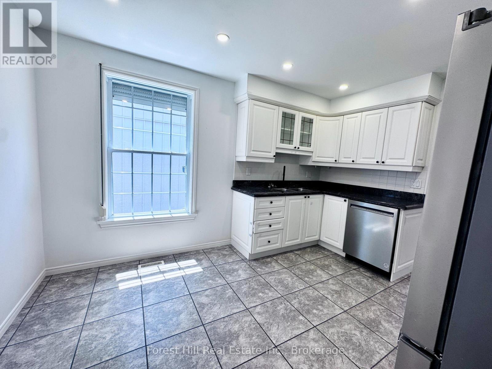 4278 Longmoor Drive, Burlington, Ontario  L7L 5A3 - Photo 8 - W13476010