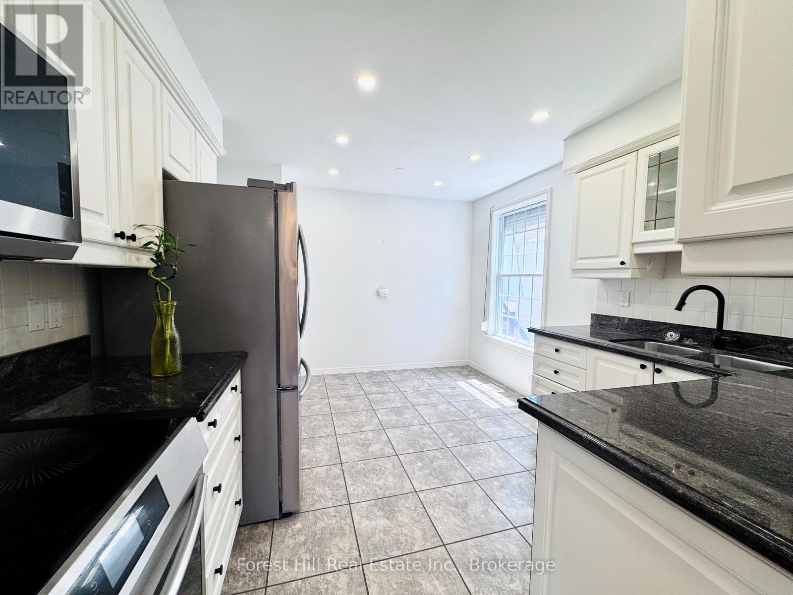 4278 Longmoor Drive, Burlington, Ontario  L7L 5A3 - Photo 7 - W13476010