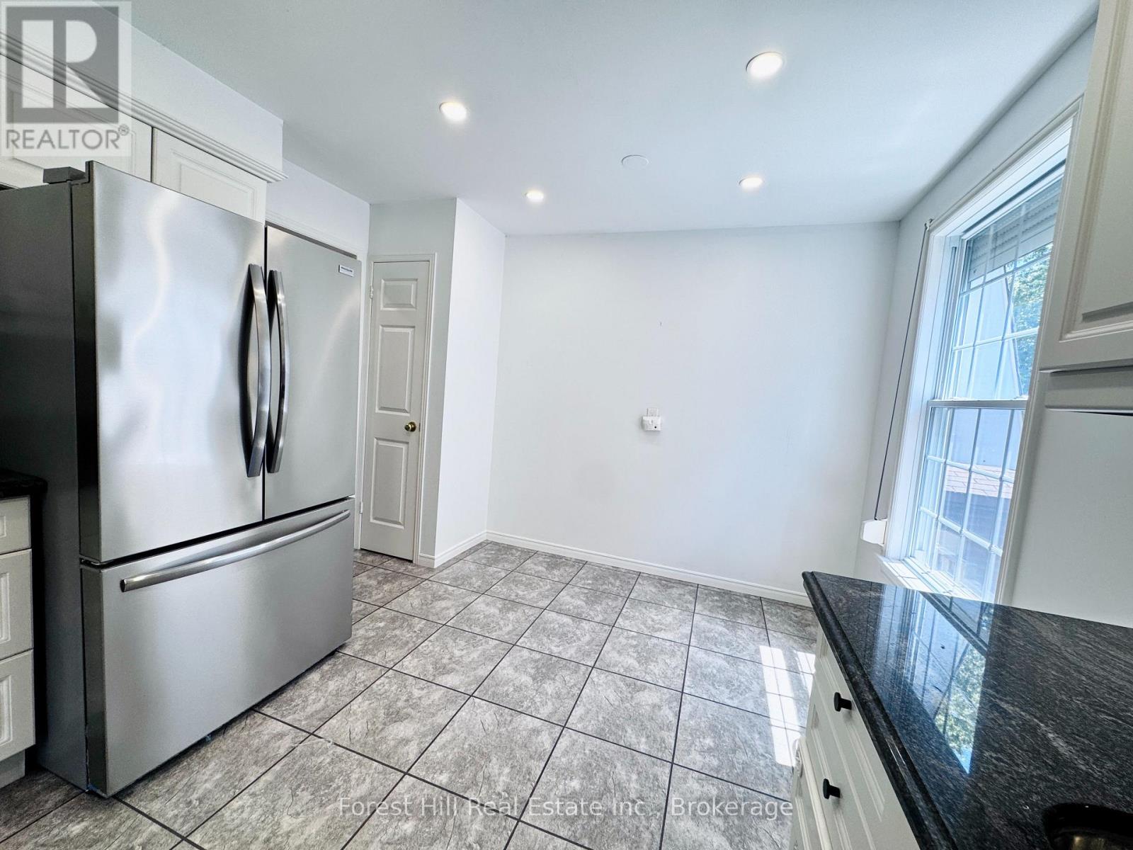 4278 Longmoor Drive, Burlington, Ontario  L7L 5A3 - Photo 9 - W13476010