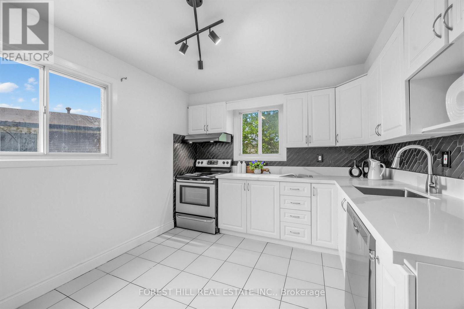 246 Grandravine Drive, Toronto, Ontario  M3N 1J3 - Photo 15 - W13473326