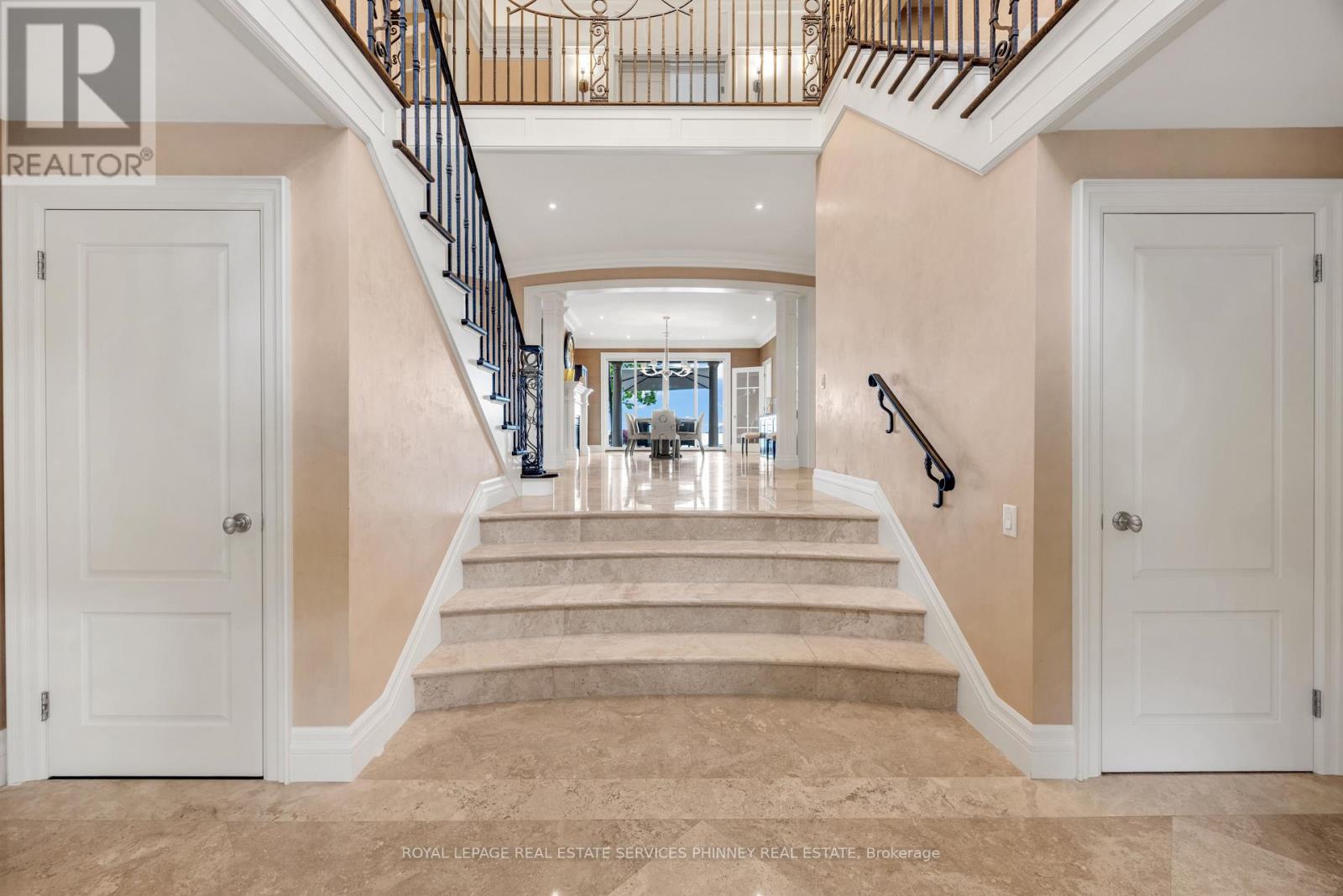35 Brentwood Road, Oakville, Ontario  L6J 4B7 - Photo 6 - W13474492