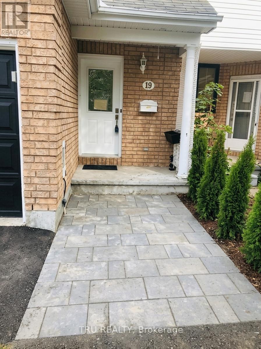 19 Mountshannon Drive, Ottawa, Ontario K2J 4B8 - Photo 2 - X13475574
