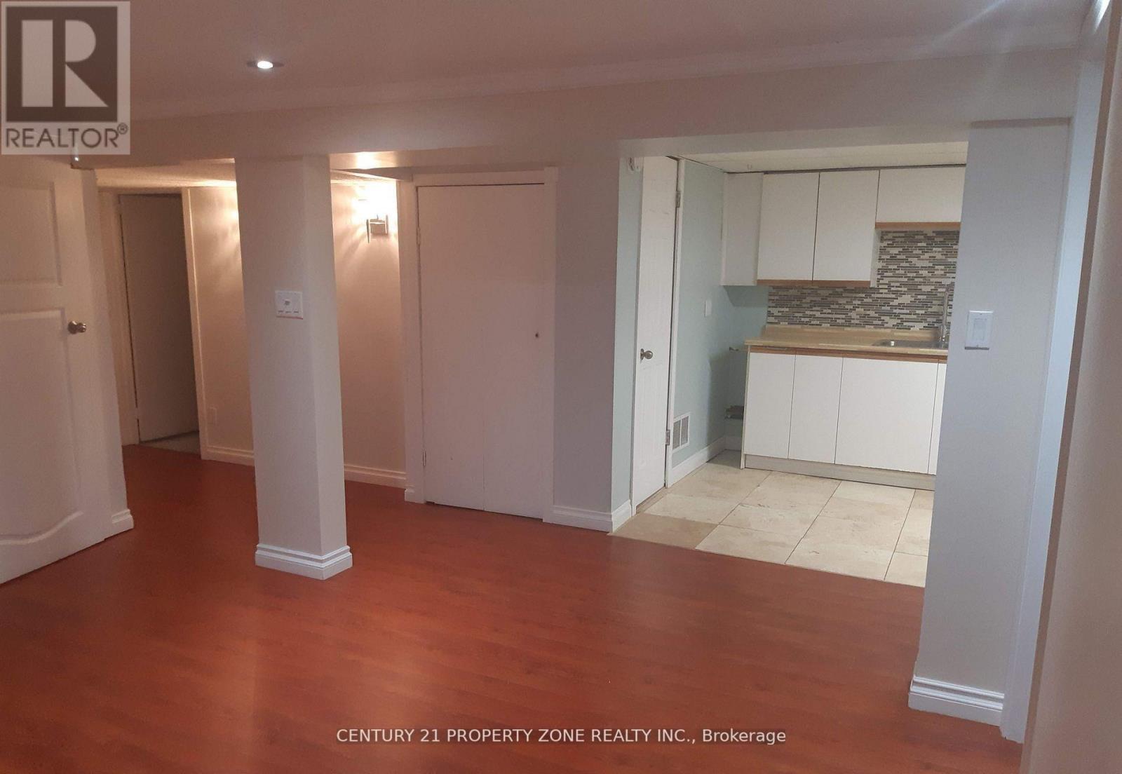 Upper - 164 Earnscliffe Circle, Brampton, Ontario  L6T 2B7 - Photo 3 - W13475604