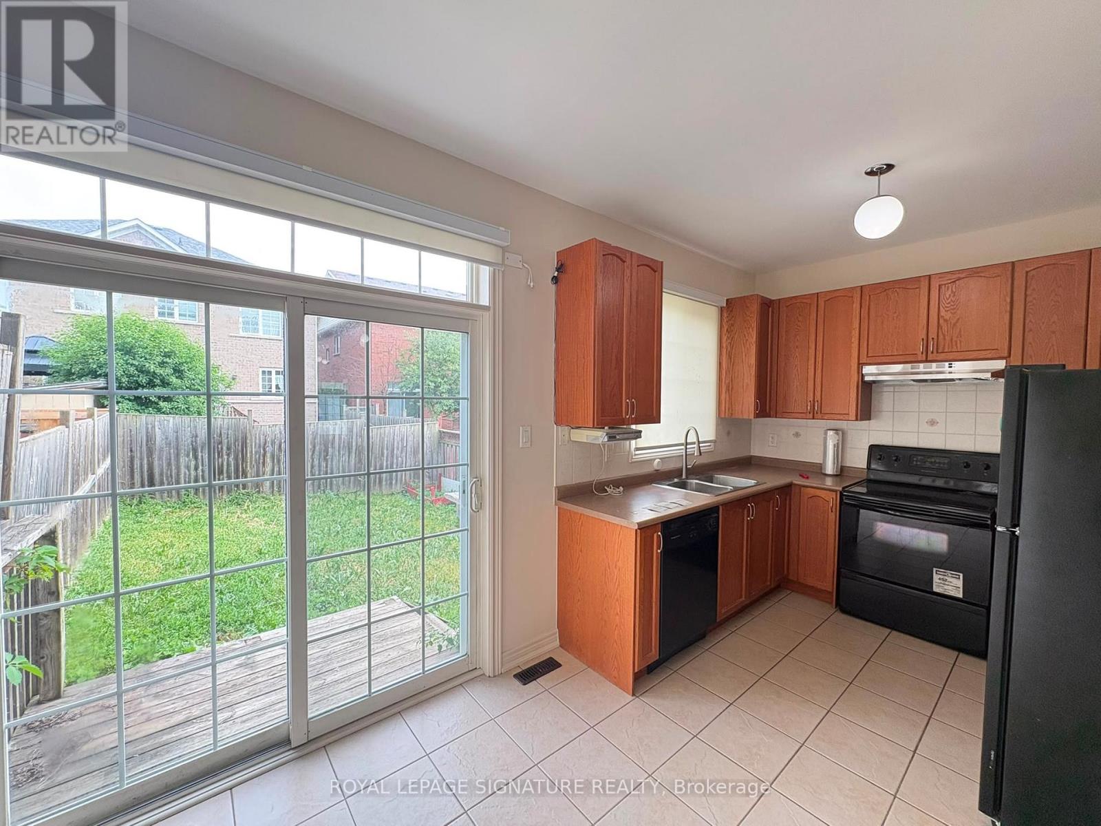 39 Palm Tree Road, Brampton, Ontario  L6V 4N5 - Photo 9 - W13475614