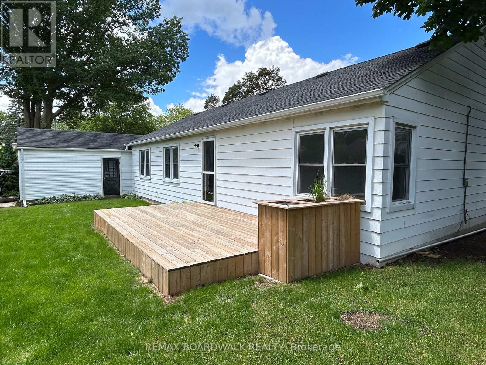 15 Butterfield Place, Brockville, Ontario  K6V 1M4 - Photo 2 - X13476014