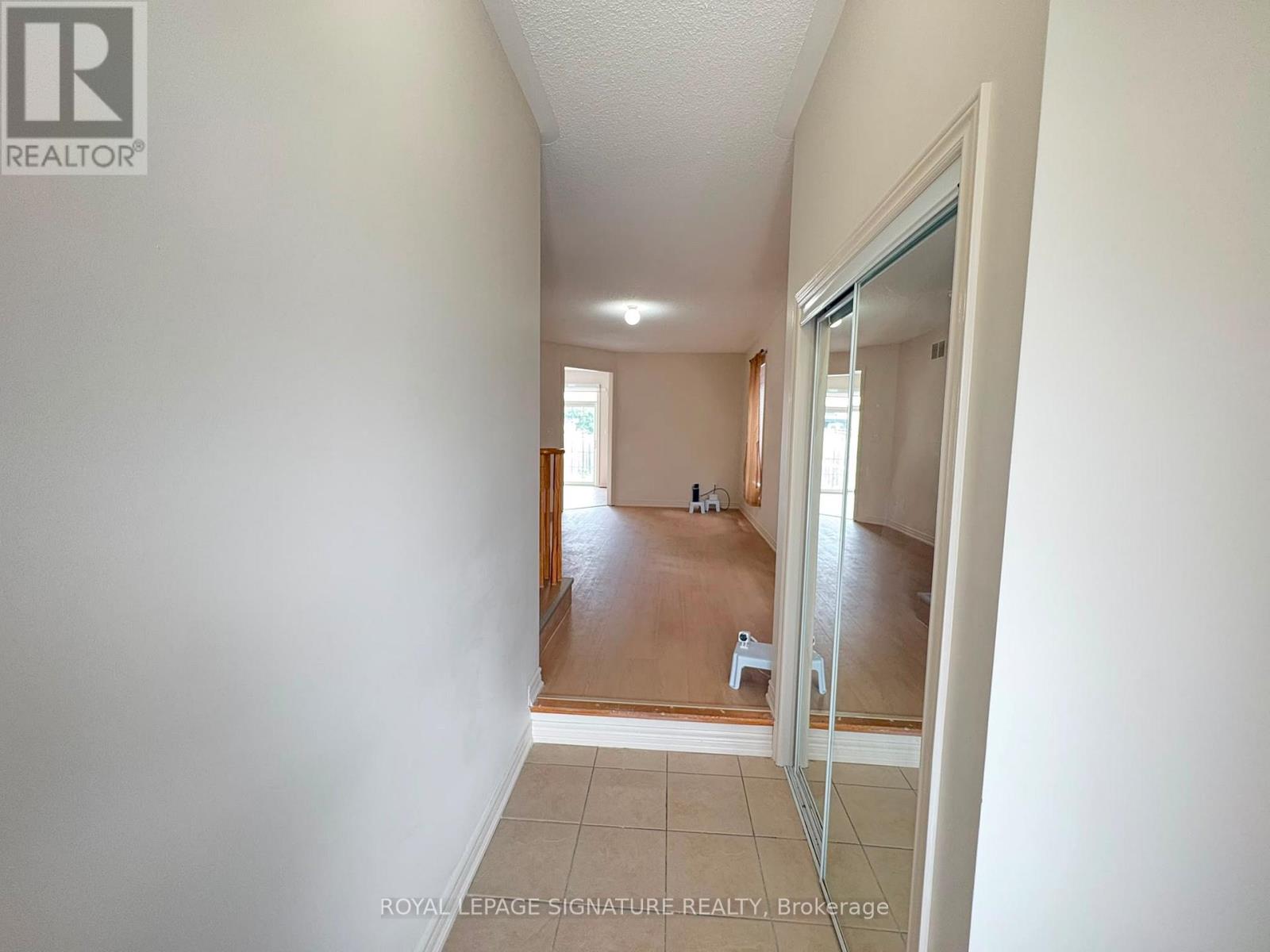 39 Palm Tree Road, Brampton, Ontario  L6V 4N5 - Photo 4 - W13475614