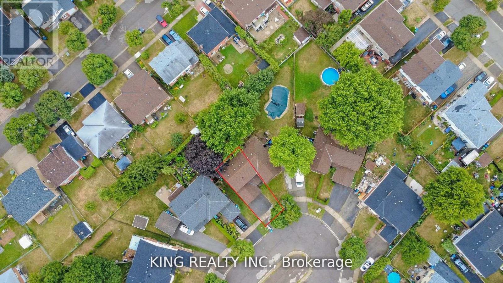 16 Wimbledon Court, Brampton, Ontario  L6V 2S4 - Photo 2 - W13475656