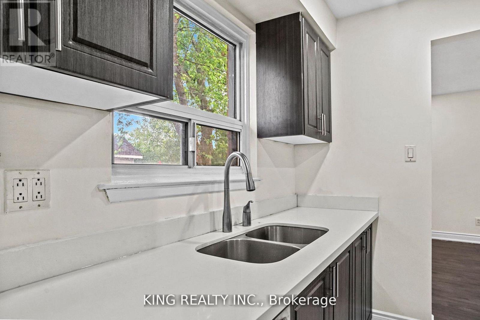 16 Wimbledon Court, Brampton, Ontario  L6V 2S4 - Photo 16 - W13475656