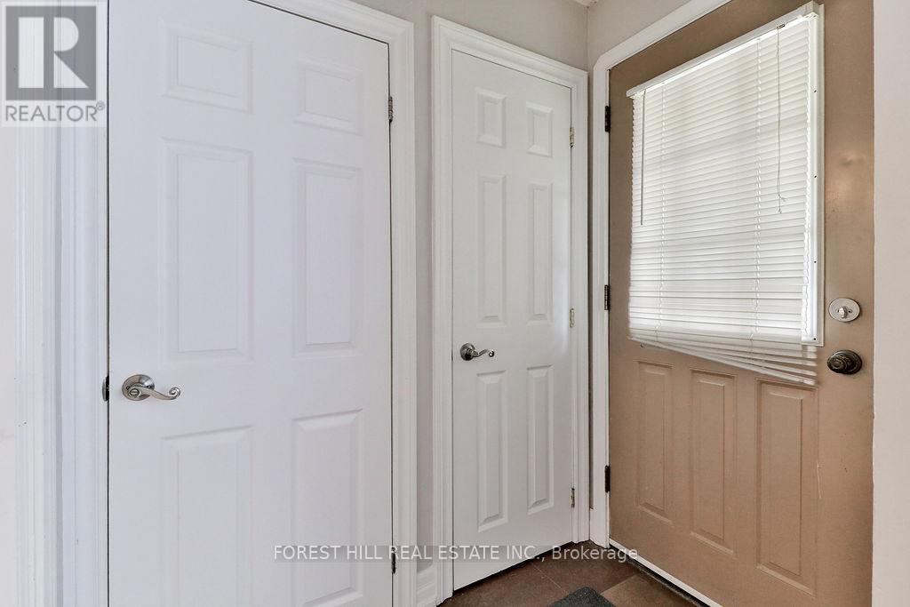 19 Silvercrest Avenue, Toronto, Ontario  M8W 2S3 - Photo 11 - W13475764