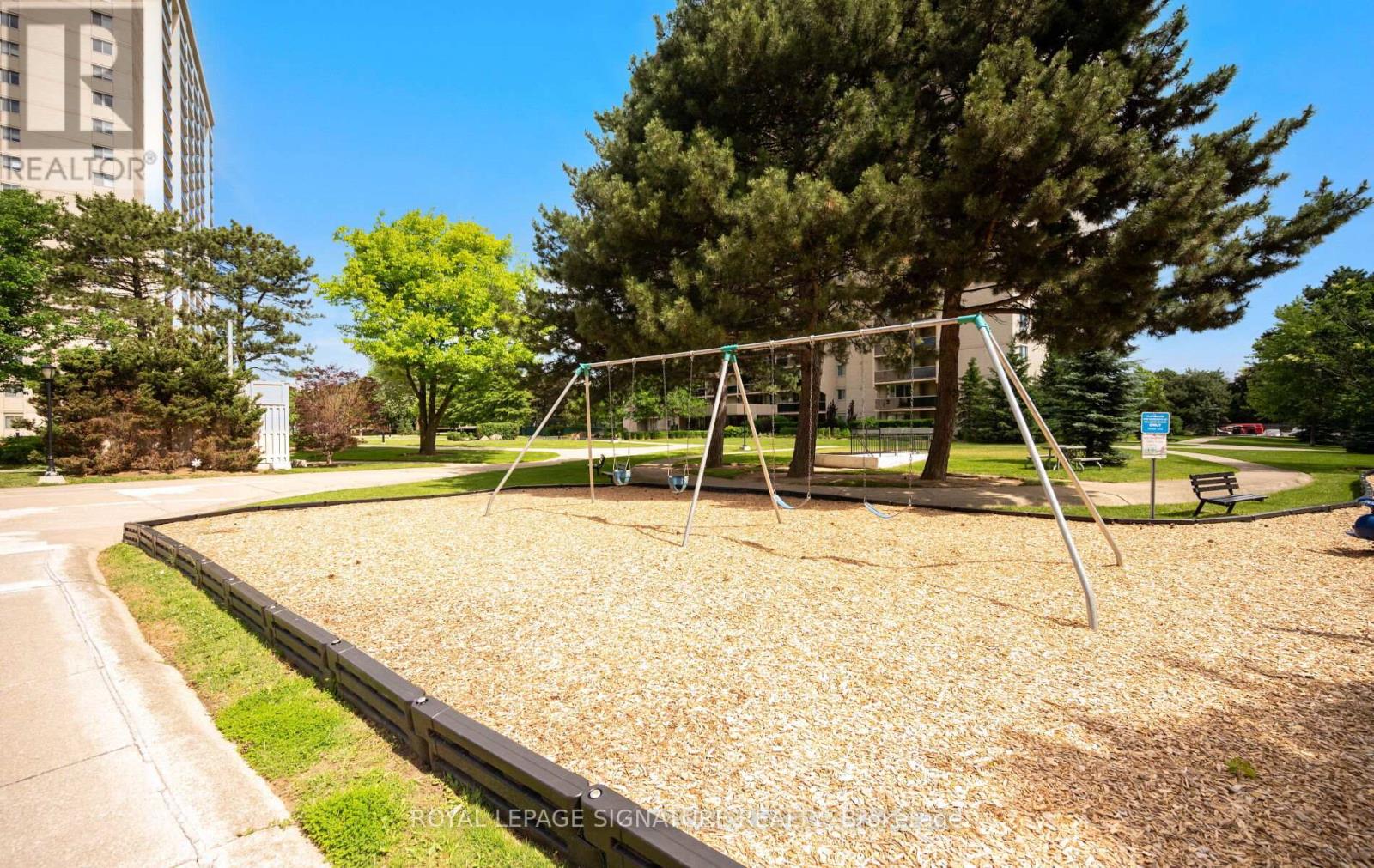 606 - 820 Burnhamthorpe Road, Toronto, Ontario  M9C 4W2 - Photo 35 - W13475772