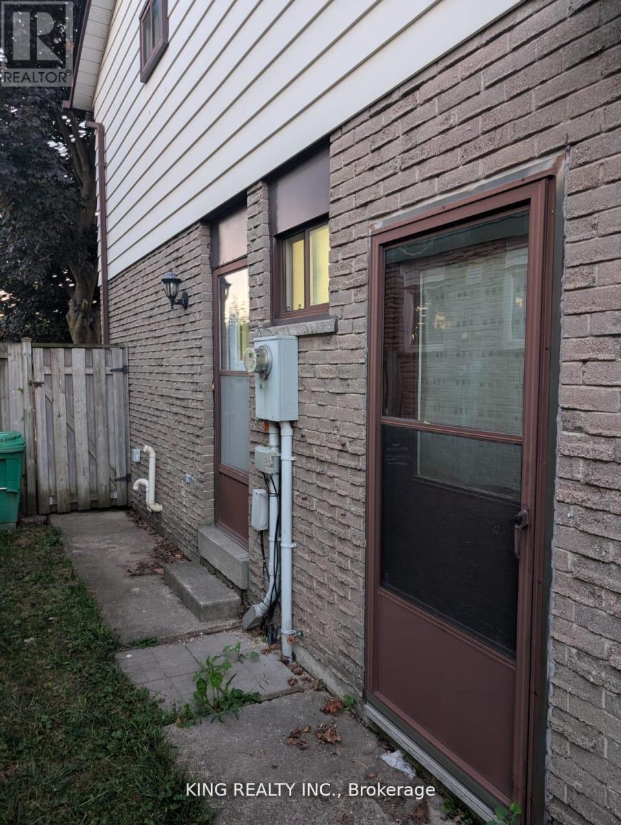 16 Wimbledon Court, Brampton, Ontario  L6V 2S4 - Photo 36 - W13475656