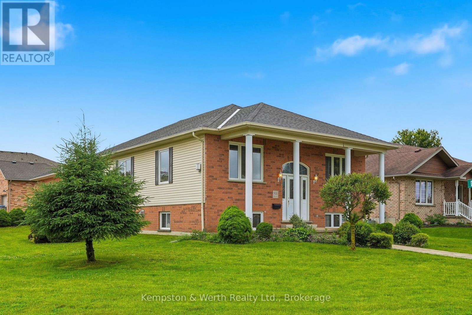 900 Boyd Avenue, North Perth, Ontario  N4W 3V5 - Photo 3 - X13475834