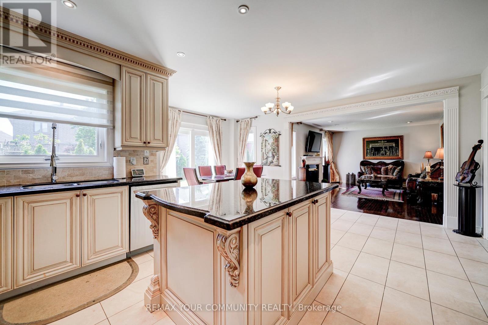 7 Fern Avenue, Richmond Hill, Ontario  L4B 3R7 - Photo 15 - N13439706