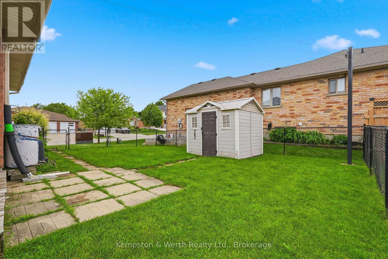 900 Boyd Avenue, North Perth, Ontario  N4W 3V5 - Photo 42 - X13475834