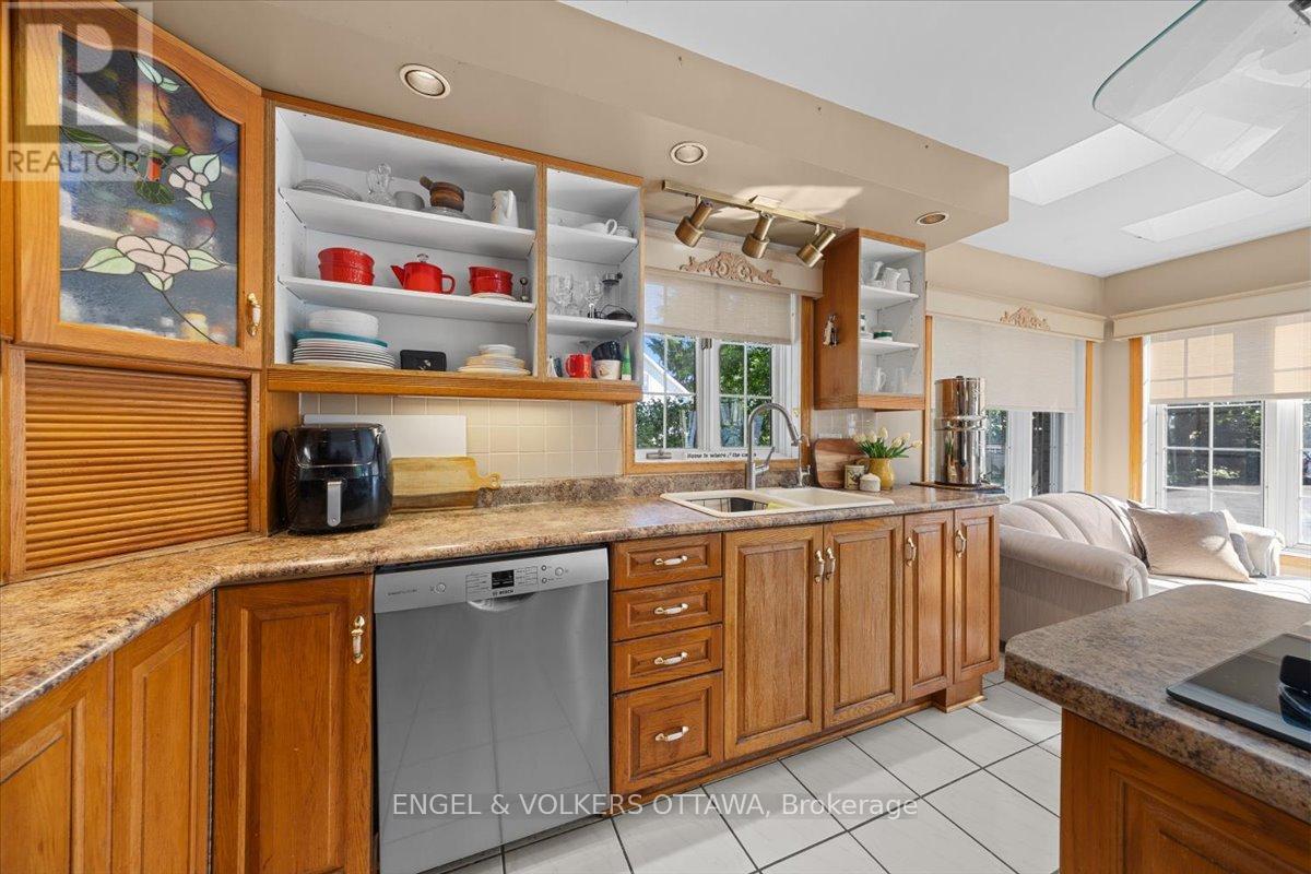 528 St Lawrence Street, North Dundas, Ontario  K0C 2K0 - Photo 8 - X13476510