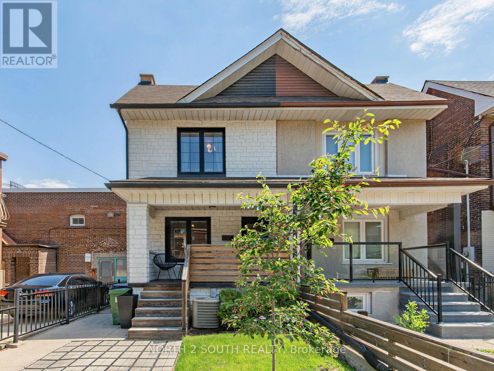68 Hounslow Heath Road, Toronto, Ontario  M6N 1G8 - Photo 2 - W13475964
