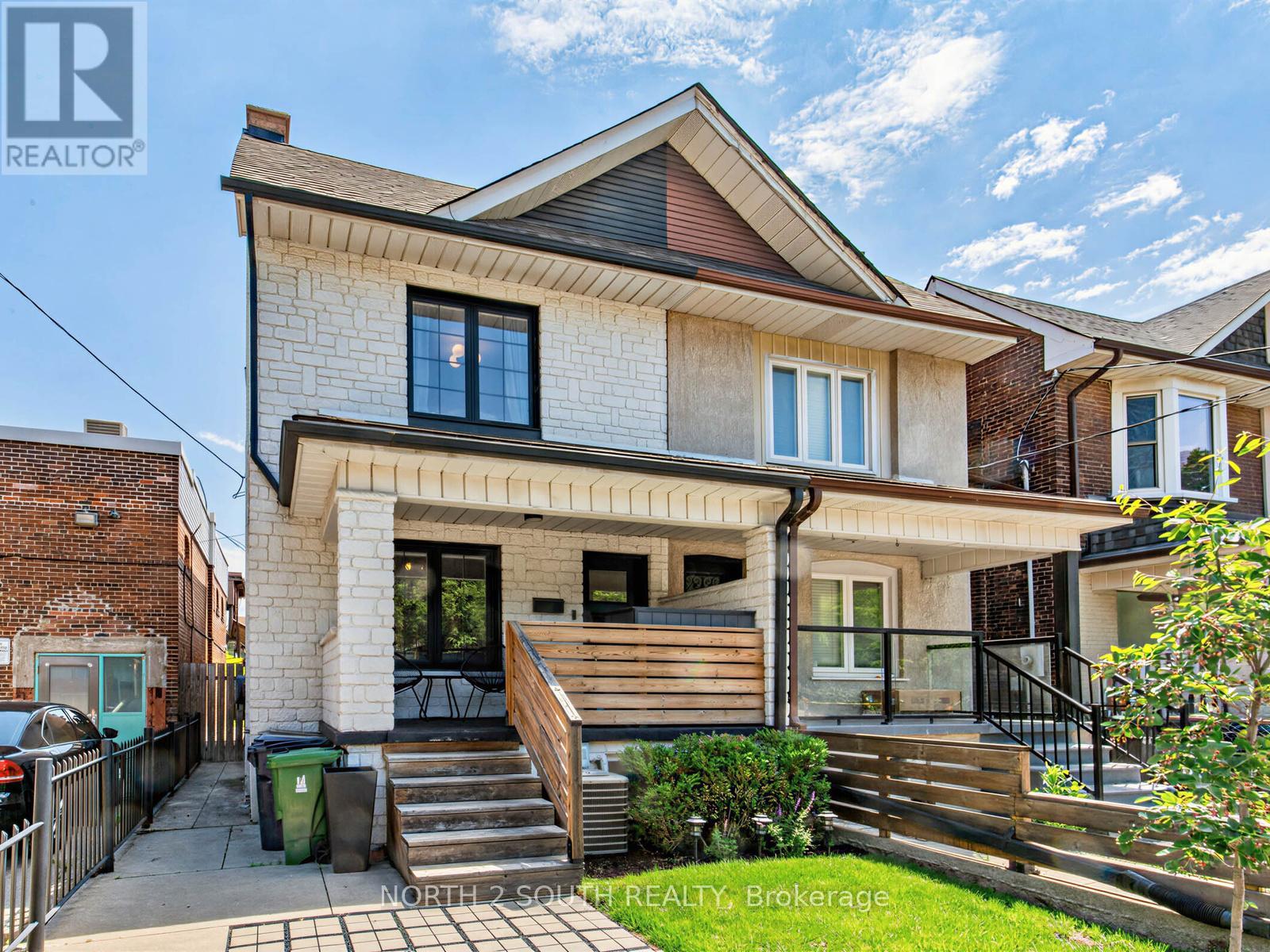 68 HOUNSLOW HEATH ROAD, Toronto, Ontario