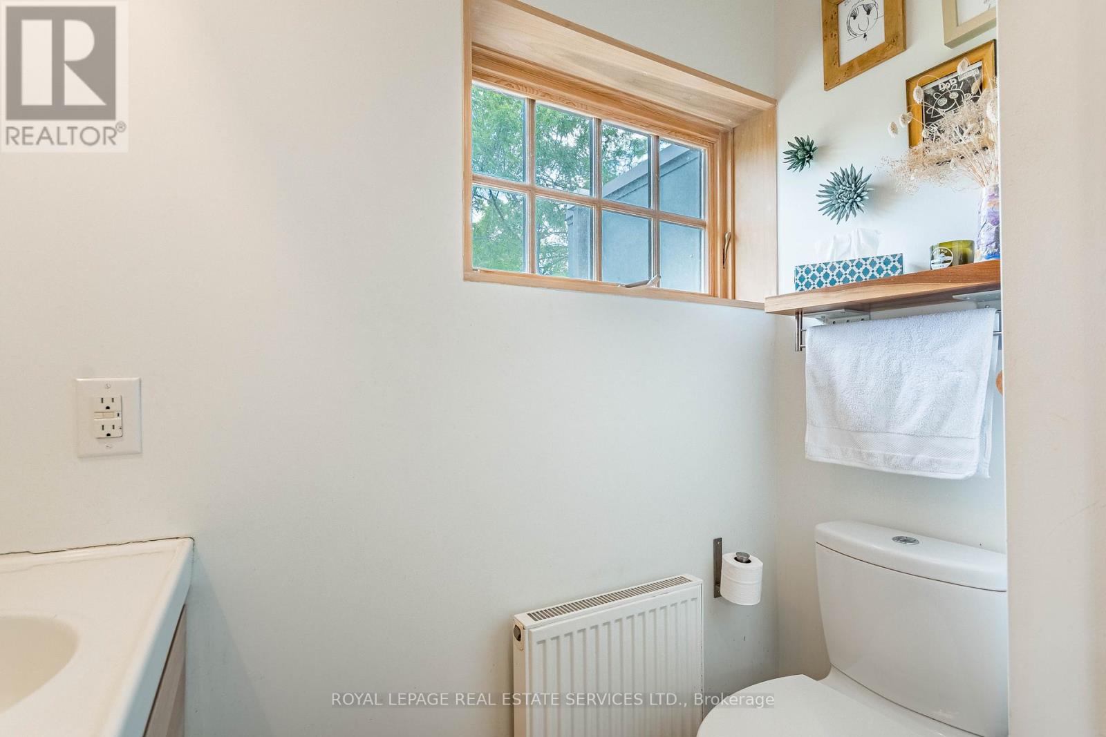 241 Garden Avenue, Toronto, Ontario  M6R 1J2 - Photo 17 - W13476092