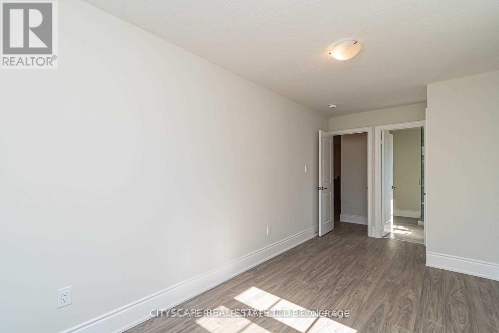 565 Wedgewood Drive, Burlington, Ontario  L7L 0J9 - Photo 12 - W13476060