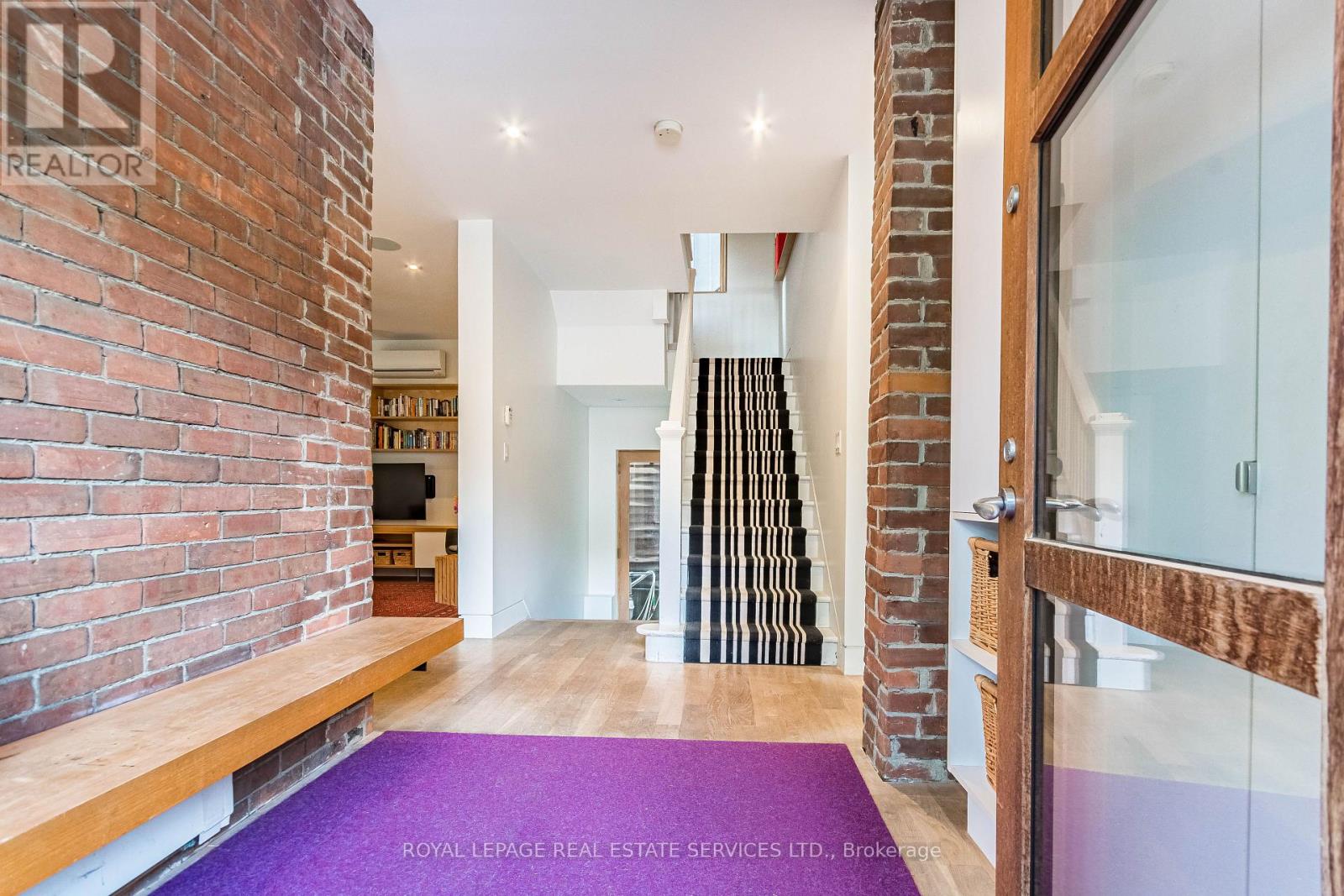 241 Garden Avenue, Toronto, Ontario  M6R 1J2 - Photo 3 - W13476092
