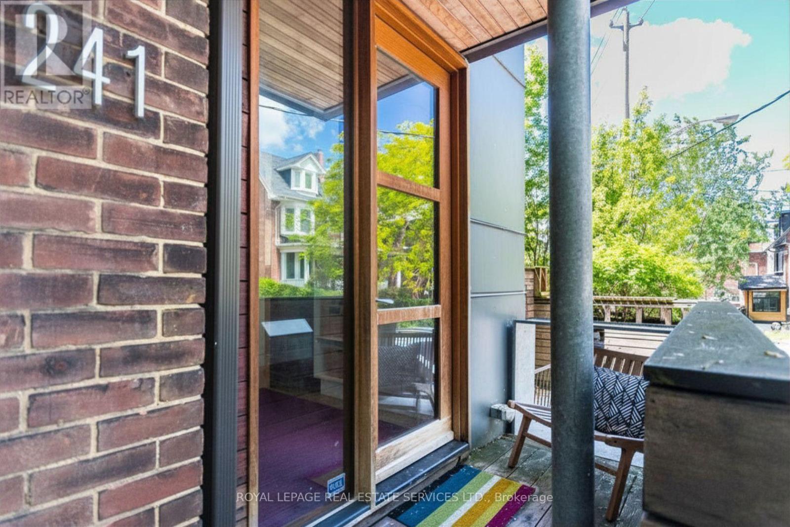 241 Garden Avenue, Toronto, Ontario  M6R 1J2 - Photo 2 - W13476092