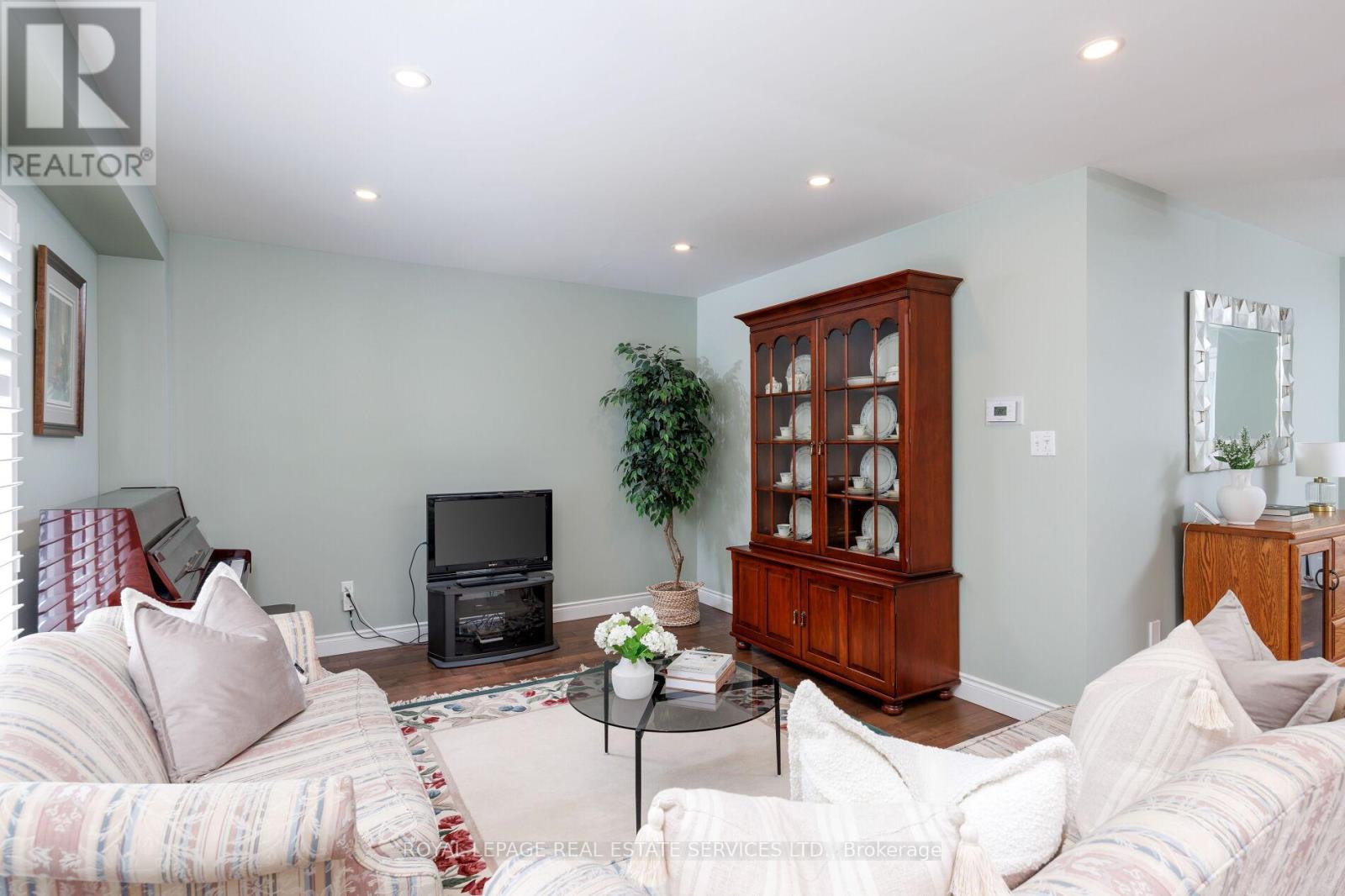 2140 Stillmeadow Road, Oakville, Ontario  L6M 3R1 - Photo 8 - W13476208