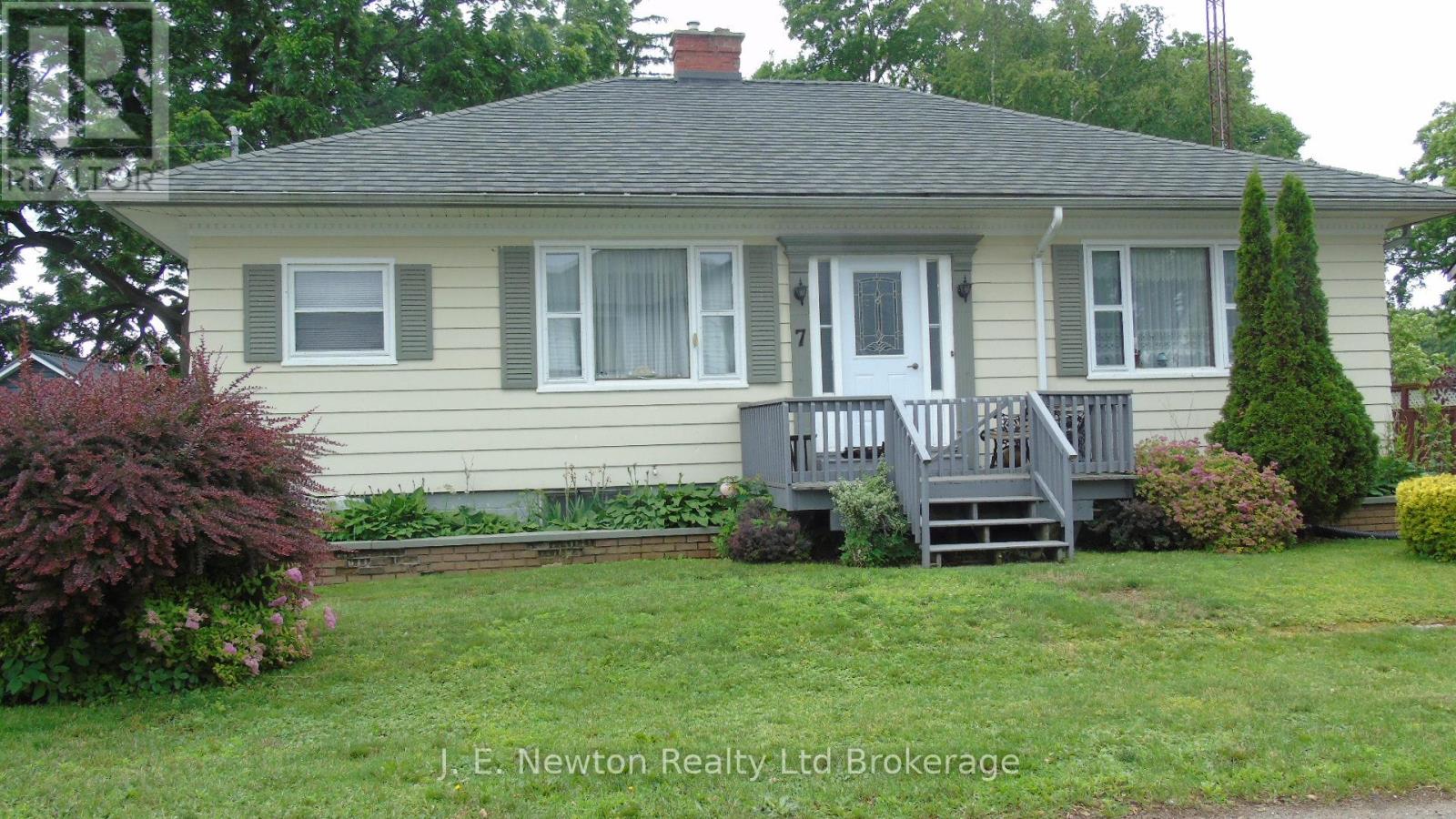 7 ADAMS STREET, Norfolk, Ontario