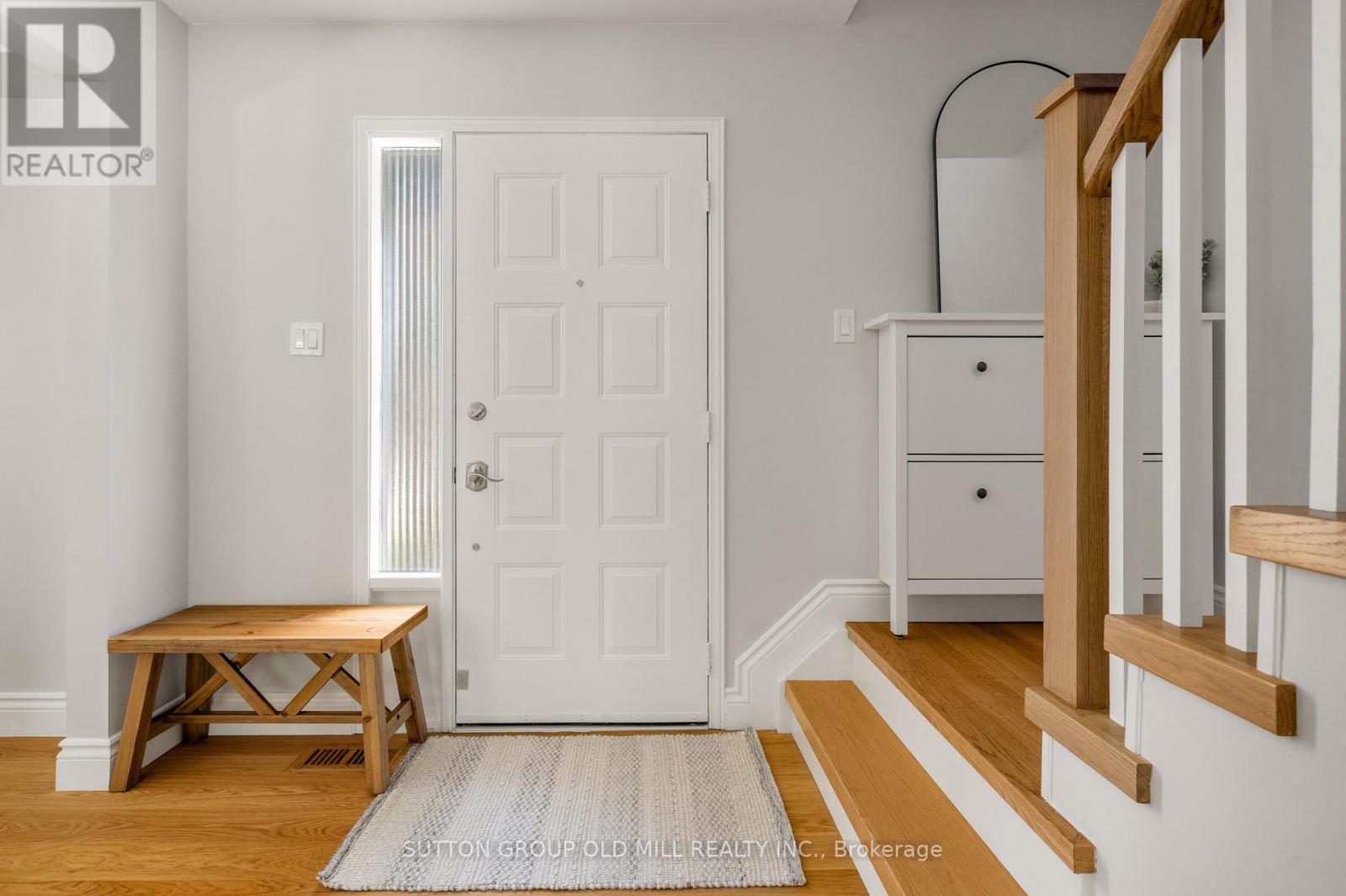 262 Chalmers Street, Oakville, Ontario  L6L 6A7 - Photo 3 - W13476386