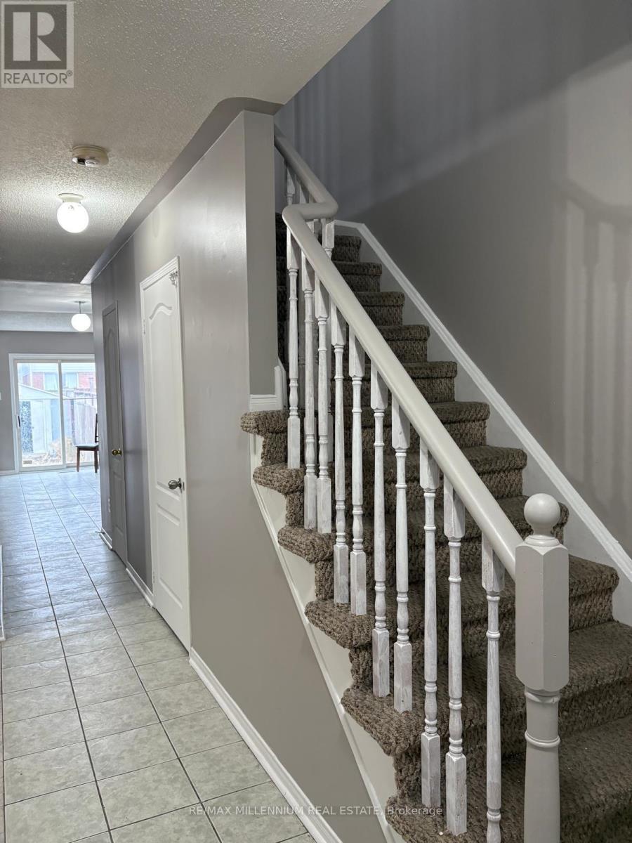 29 Needlewood Avenue, Brampton, Ontario  L6R 2N3 - Photo 9 - W13476570