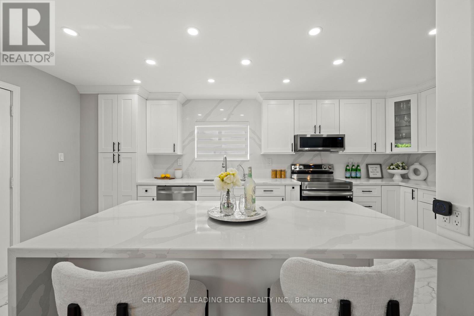 27 Chilcot Avenue, Toronto, Ontario  M9W 1T9 - Photo 13 - W13476576
