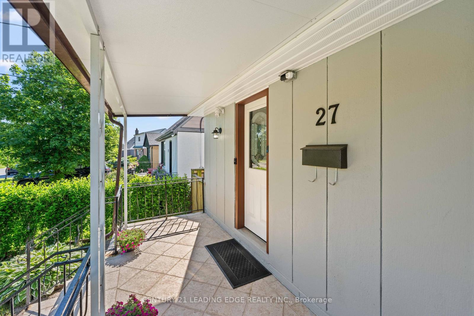 27 Chilcot Avenue, Toronto, Ontario  M9W 1T9 - Photo 5 - W13476576