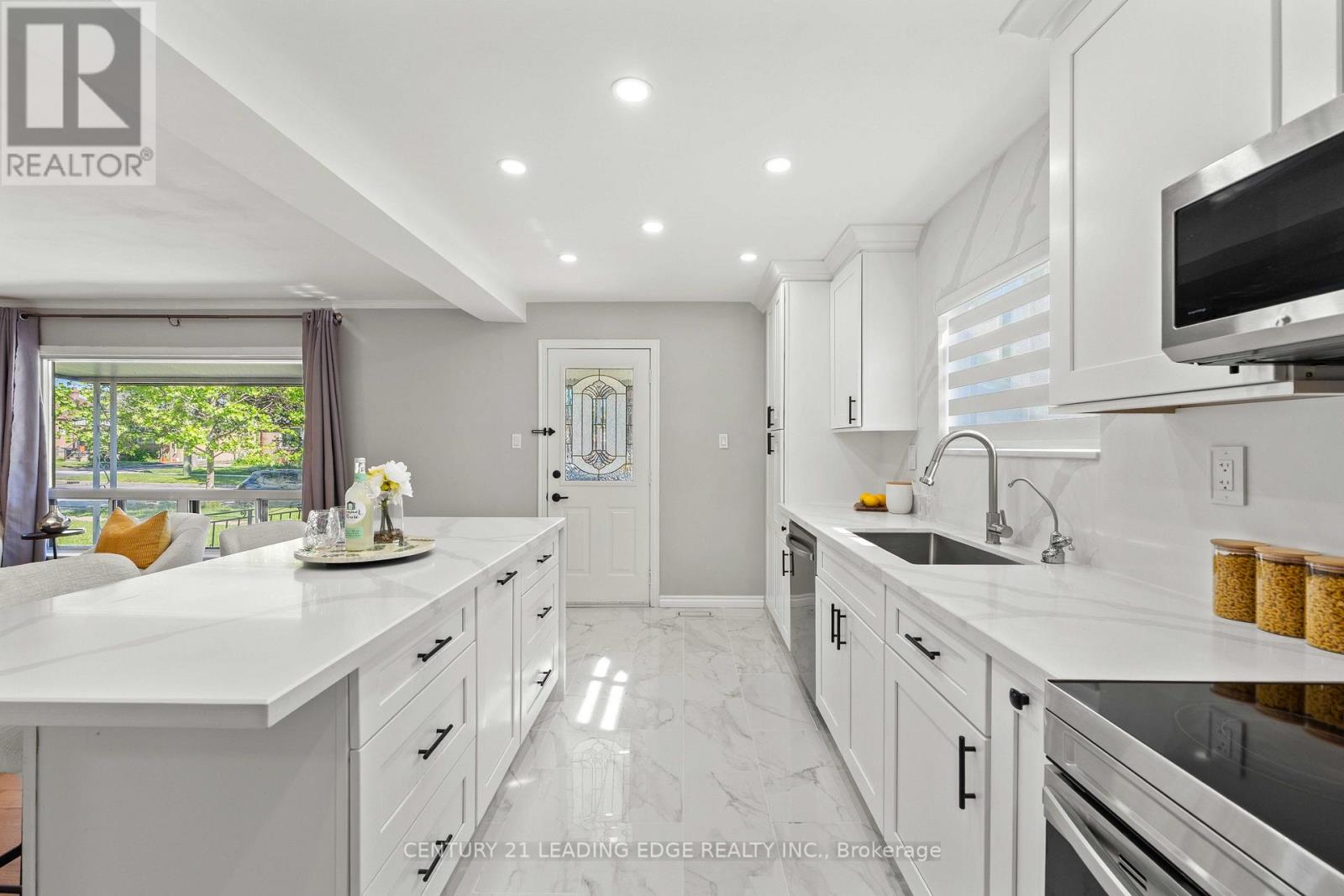 27 Chilcot Avenue, Toronto, Ontario  M9W 1T9 - Photo 12 - W13476576